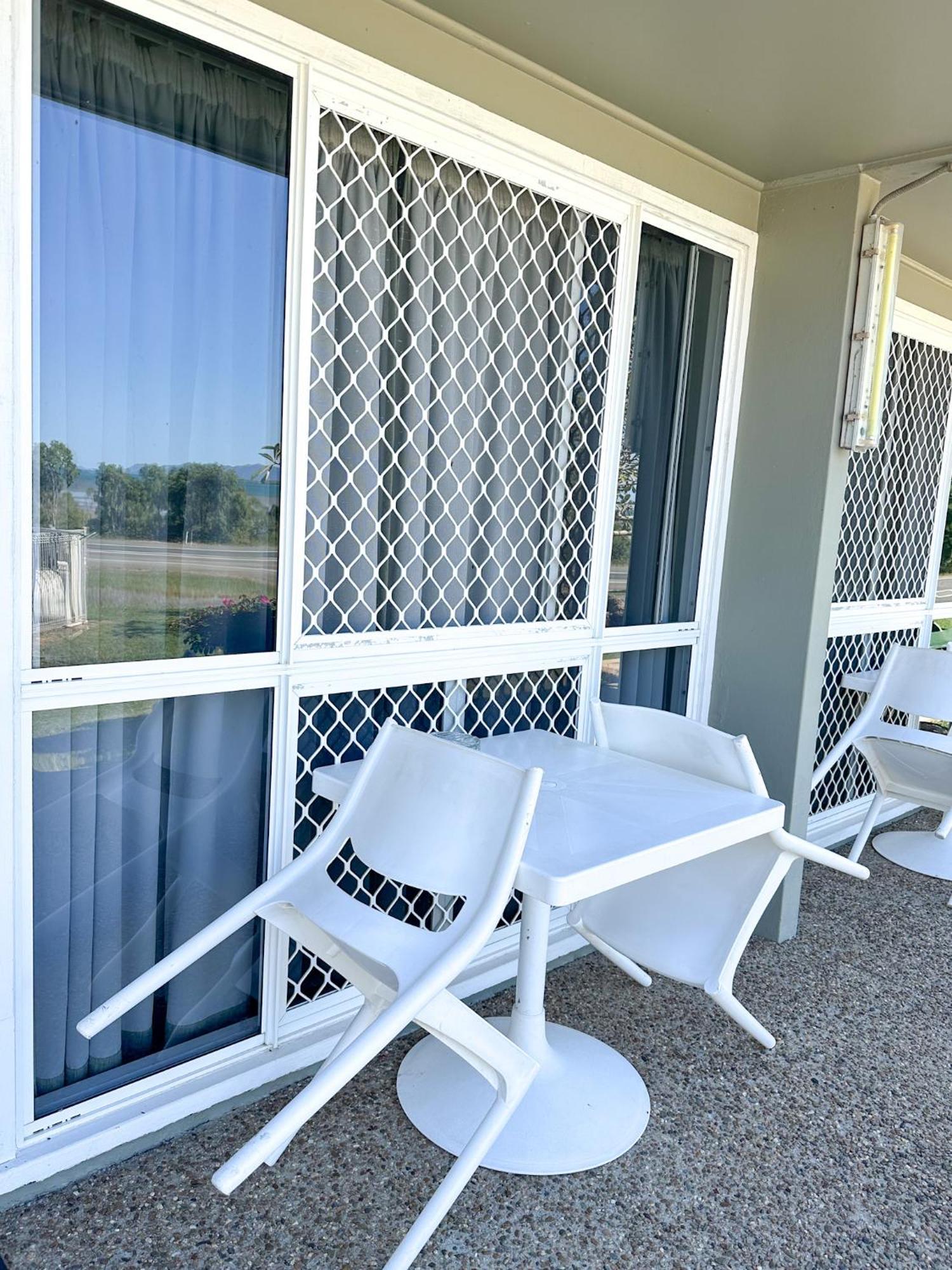 Ocean View Motel Bowen Eksteriør bilde